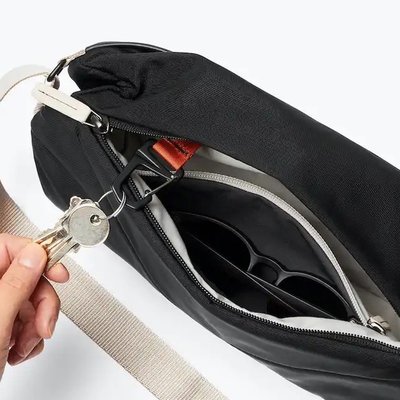 Bellroy Sling Mini Bag - Premium Leather - Picture 9 of 10